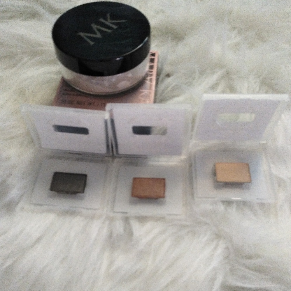 MK bundle translucent powder/eyeshadows 😍💓 - Picture 3 of 3